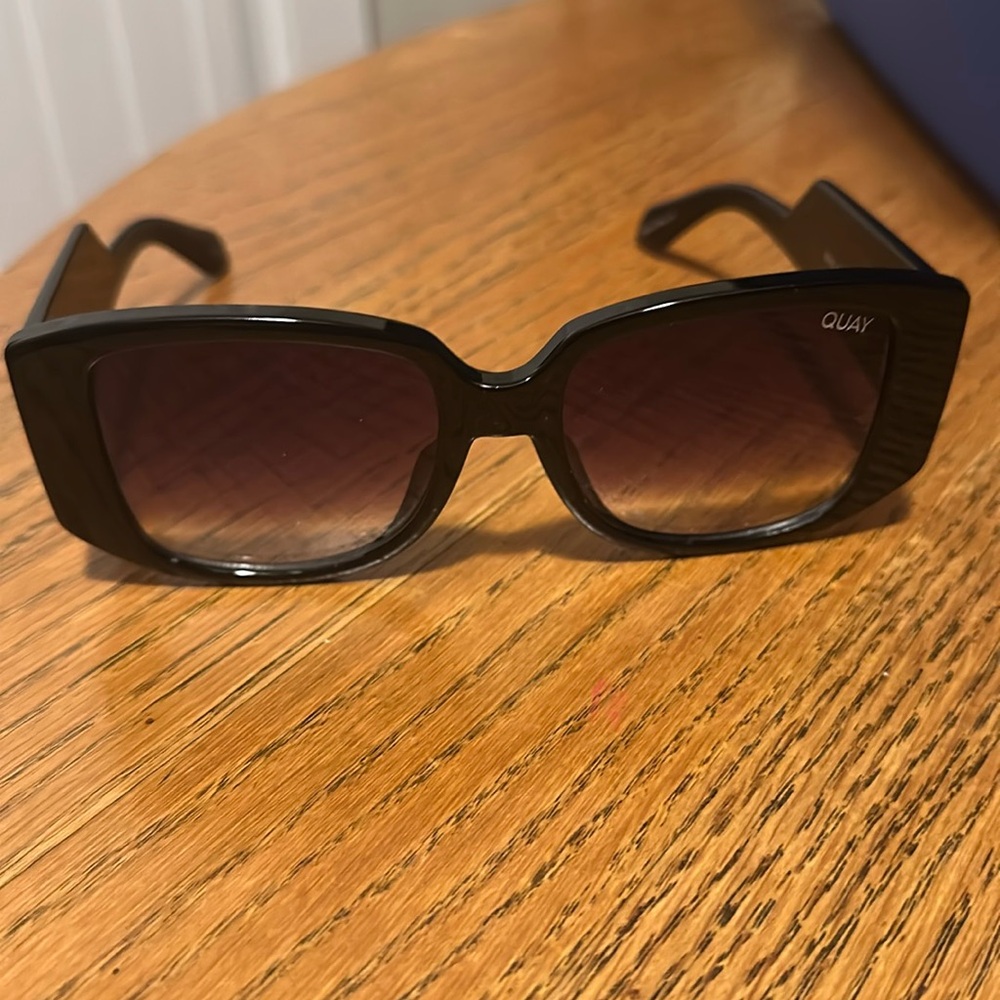 ✨QUAY✨ New ‘ Who Is She’ sunglasses